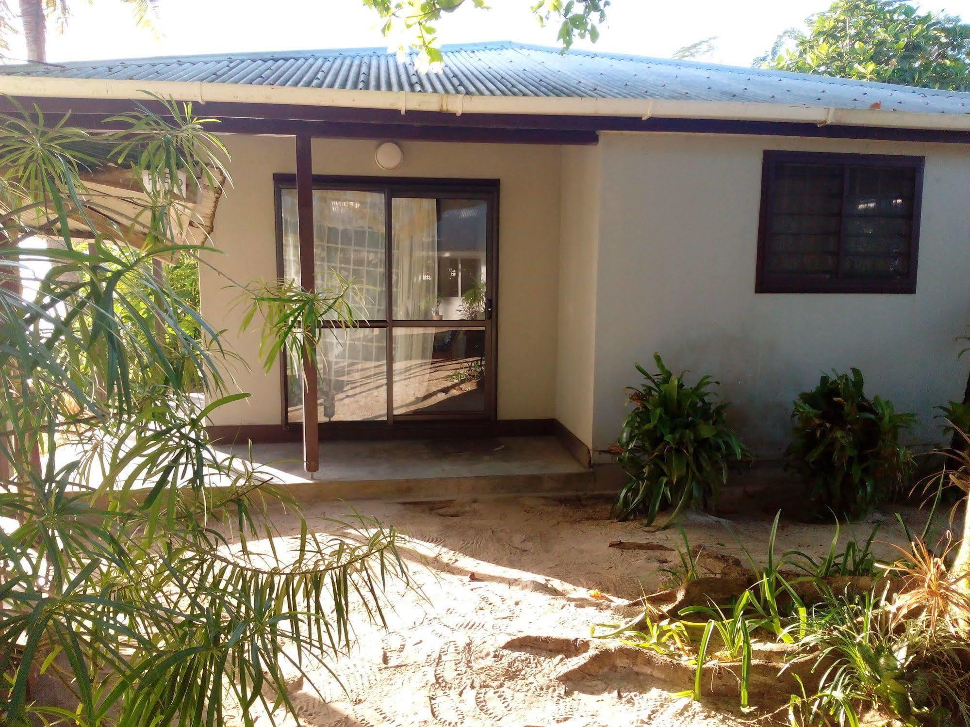 Hotel Vacations Beach Fale Manase Exteriér fotografie