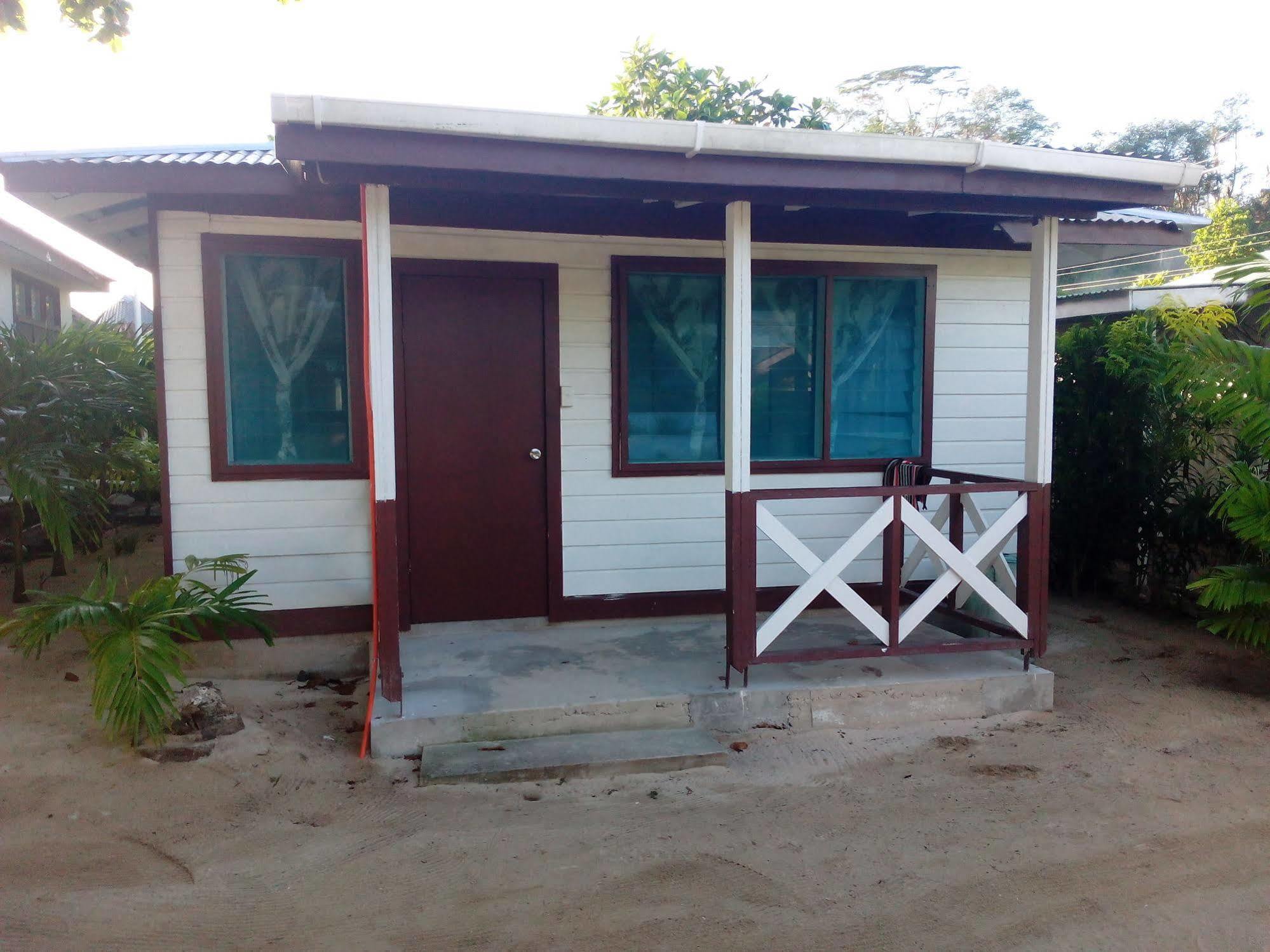 Hotel Vacations Beach Fale Manase Exteriér fotografie